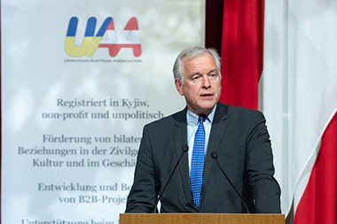 Symposium WAR AND WAR CRIMES