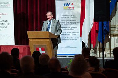 Symposium WAR AND WAR CRIMES