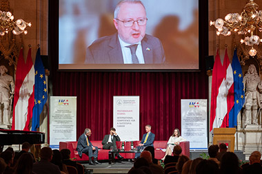 Symposium WAR AND WAR CRIMES